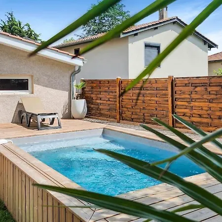 Avec Piscine Yourhosthelper Vila *